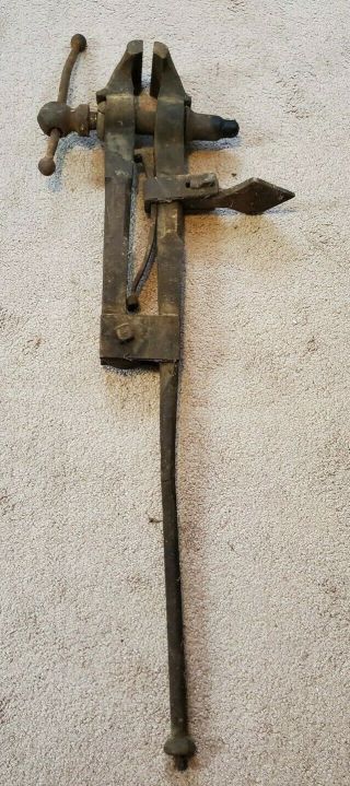 Antique Blacksmith Post Leg Vise 4 3/8 In.  Jaw