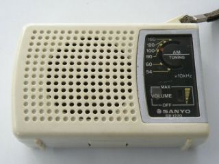 1985 VINTAGE SANYO RP - 1270 AM MW POCKET TRANSISTOR RADIO,  VG,  AND GREAT 2