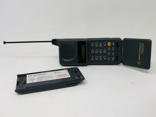 Vintage Motorola Cellular Flip Phone Digital Personal Communicator Gray Tt20