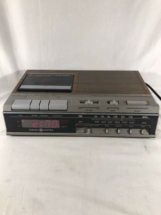 Vintage Ge General Electric Am Fm Cassette Player Alrm Clock Radio 7 - 4954a Vtg