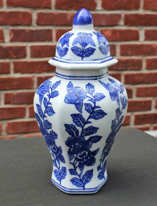 Vtg Blue And White Porcelain Hexagon Shaped Chinese Ceramic Ginger Jar