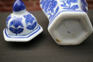 Vtg Blue and White Porcelain Hexagon Shaped Chinese Ceramic Ginger Jar 3