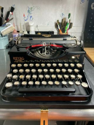 Antique 1927 Royal Portable Model P Typewriter - Custom Made Case