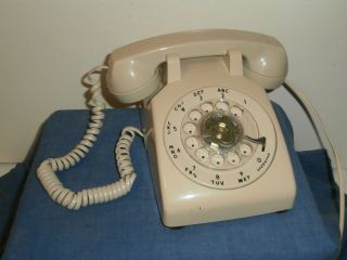 Vintage Itt Comdial Rotary Dial Desk Telephone Model 500 Tan Color 1976