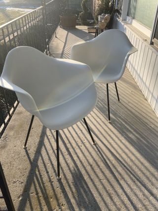 Herman Miller Charles Eames Plastic Arm Shell Chairs White