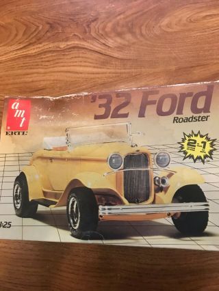 Vintage Plastic Model Kit 1/24 Scale Amt `32 Ford Roadster