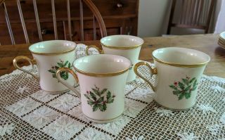 Vintage 1980s 4 Lenox Holiday Christmas Coffee Tea Mugs trimmed 24 K gold U.  S.  A. 3