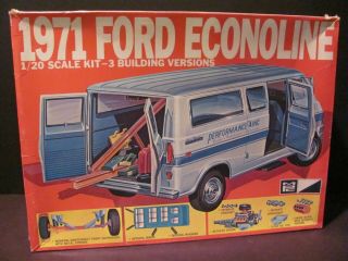 Vintage Mpc 1971 Ford Econoline Van - 1/20 Scale 3 In 1 Model Kit,  Contents