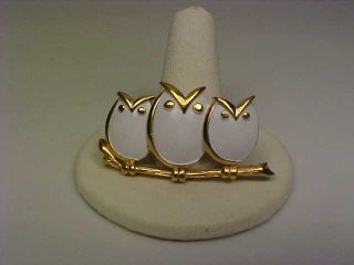 Adorable Vintage Signed Crown Trifari Goldtone & White Enamel Triple Owl Brooch