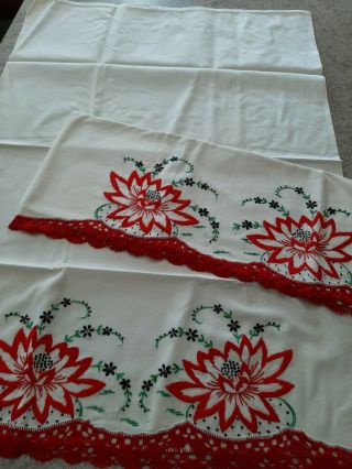 Vtg Pair Crochet Embroidered Lily Pad Flower Cotton Pillow Case Cover Red