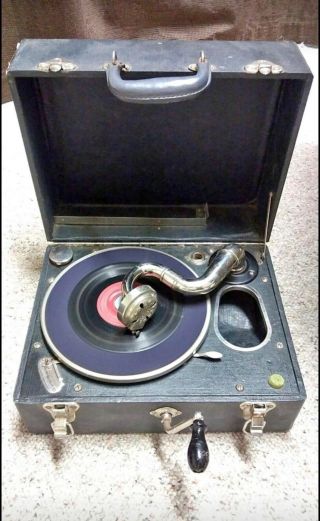 Antique Carryola Master Portable Hand Crank 78 Rpm Phonograph -