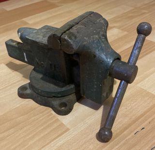 Vintage Littlestown Litco Howe & Fory Co. ,  Pa No.  112 Cast Iron Green Bench Vice