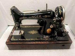 Antique 1926 Singer Bentwood Case Sewing Machine Model 99 Serial Ab152820