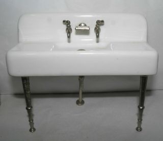 Vintage Porcelain DOLLHOUSE MINIATURE Pedestal Sink BATHTUB & Huge Kitchen Sink 2