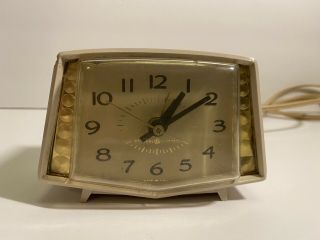 Vintage Mid - Century Modern General Electric Clock Made In U.  S.  A.  Model 7281