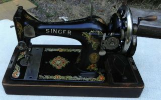 Antique 1910 Singer Hand Crank Sewing Machine