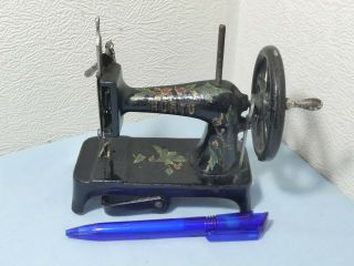 Antique HURTU Miniature Cast Iron Sewing Machine Table Clamp 3