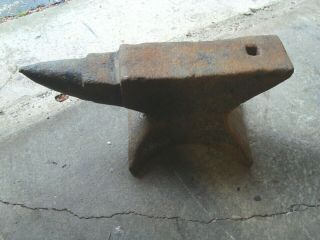 Antique Blacksmith Anvil 110 Lbs.  9 1/2 " H 19 1/2 " Long Local Pick Up Only