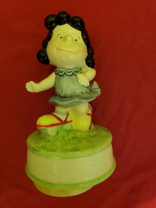 Snoopy Peanuts Charlie Brown Schmid Vintage Ceramic Music Box Figurine Lucy 1985