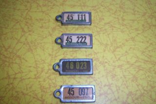 Vintage - D.  A.  V.  Keychain License Plates - Missouri - 1940 