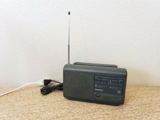 Vintage Ge Model 7 - 2662a With 2 - Band Portable Am/fm Radio Receiver -
