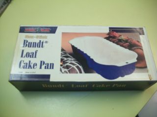 Vintage Nordic Ware Blue And White Non Stick Bundt Loaf Cake Pan W/ Box 74289