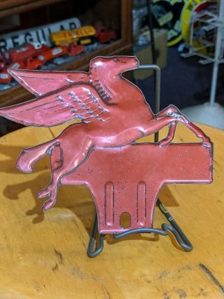 Vintage Mobil Pegasus Flying Horse Drive Safely License Plate Topper 2