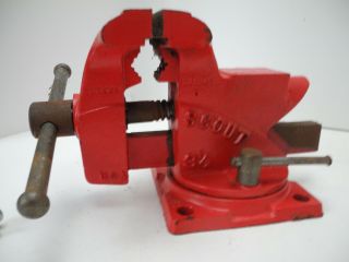 Vintage SCOUT Red Swivel Base Bench Mount 3 1/2 Jaw Vice with Bolts Made in USA 2