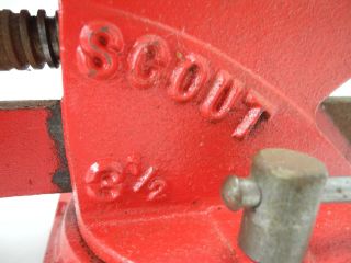 Vintage SCOUT Red Swivel Base Bench Mount 3 1/2 Jaw Vice with Bolts Made in USA 3