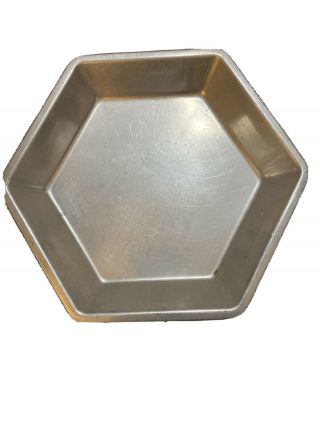 Set Of 2 Vintage Aluminum Hexagon Shaped Baking Pan Pie Cake Dish 9” X 1 1/4”