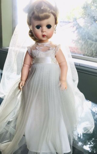 1950s Vintage Madame Alexander 11 " Lissy Bride Doll W/ Bent Knees