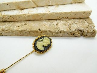 Vintage Gold Tone Black White Resin Cameo Victorian Style Stick Pin Ii1