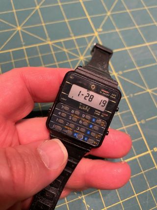 Vintage Watch Timex Q Quartz Calculator Alarm Date Day