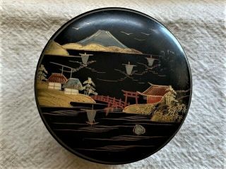 Vintage Black Lacquer Set of 5 Round Coasters in Case - Oriental Scenes Gold Red 3