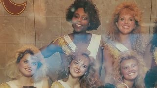 VINTAGE 1991 - 1992 GROUP PICTURE OF THE WASHINGTON REDSKINETTES 2