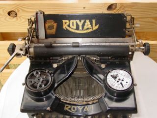 Antique Royal Typewriter W/ Beveled Glass Model 10 2nd Var.  1917 Sn X327746