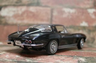 DANBURY 1/24 SCALE 1963 CHEVROLET CORVETTE STING RAY COUPE BOX WITH TITLE 3