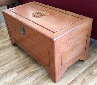 Gorgeous Cedar Storage Trunk Hope Chest Brown Wood Cabinet 40” X 21” X 21”
