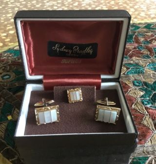 Vintage Sophos Mother Of Pearl Cuff Links And Tie Pin Set