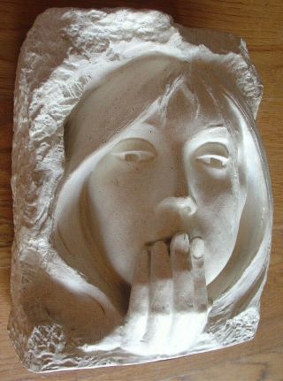 Vintage 1982 Austin Prod Inc Modern 3D Sculpture Girl Woman Face Hand on Mouth 2