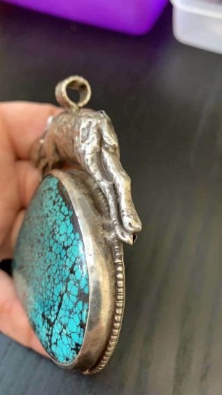 ANTIQUE LARGE SILVER PENDANT WITH TURQUOISE STONE INLAY & ORNAMENTED BACK 85g 3