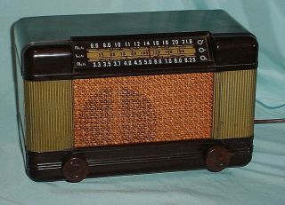 Farnsworth Et 667 Brx Antique Bakelite Am/ Short Wave Tube Radio Pre 1950