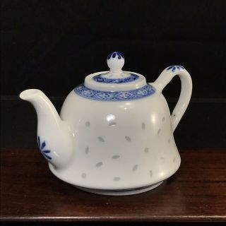 Vintage Chinese Porcelain Rice Grain Translucent Blue & White Teapot Marked 玩玉