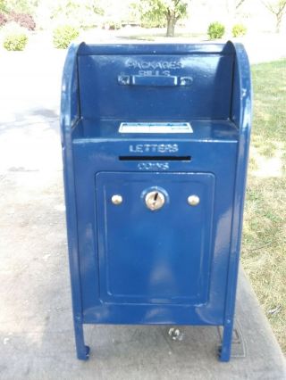 Vintage Steel Metal United States Post Office Bank Mail Box With Key