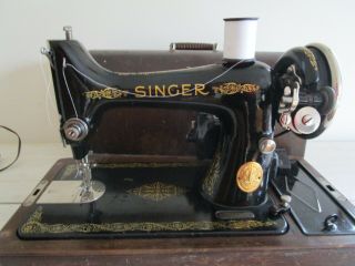 Antique 1928 Singer Sewing Machine Model 99 With Wood Case W/ Extra Feet Vtg