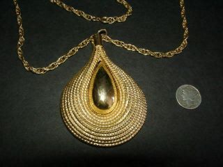 Vintage Lisner - Gold Tone - Modernist - Pendant Necklace
