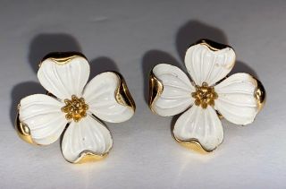 Vintage Trifari Clip On Earrings White Gold Tone Dogwood Flower