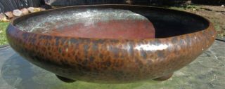 Fine Antique Roycroft Style Arts & Crafts Heavy Hammered Footed Copper Bowl 7.  5 "