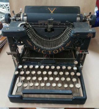 Early Circa 1903 Antique The Victor No.  3 Black Typewriter.