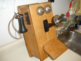 Antique Kellogg Hand Crank Oak Wall Telephone